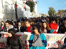 Estudantes saíram hoje à rua em Setúbal, no Seixal e no Barreiro JCP apela que os estudantes continuem a luta