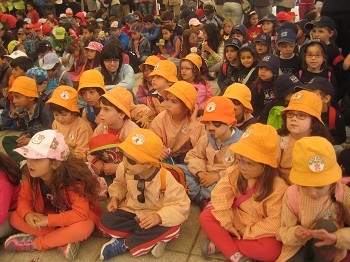 Barreiro - Um grito escutou-se na abertura da Feira Pedagógica «Queremos ser felizes! Queremos ser felizes!»