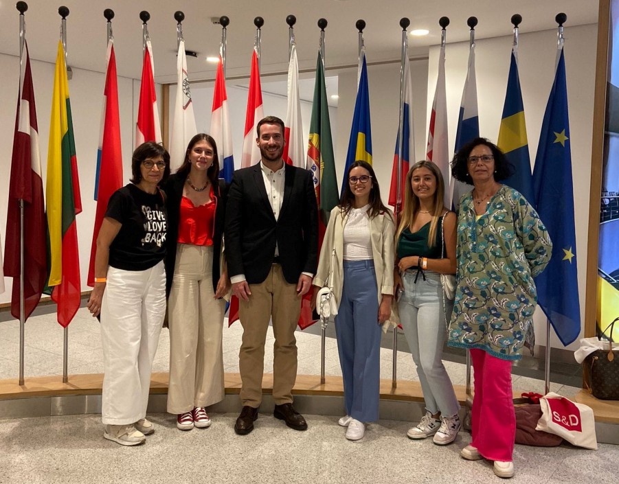 BARREIRO – Agrupamento de Escolas de Santo António Na Visita a Bruxelas no âmbito do Prémio do concurso "Jovens em Ação pela Cidadania"
