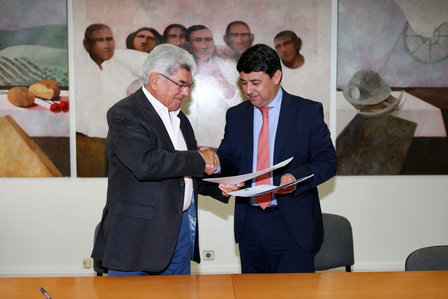 Grândola celebrou protocolo com o Instituto Politécnico de Setúbal Lançamento Cursos de Técnico Superior Profissional na área turística e aeronáutica.