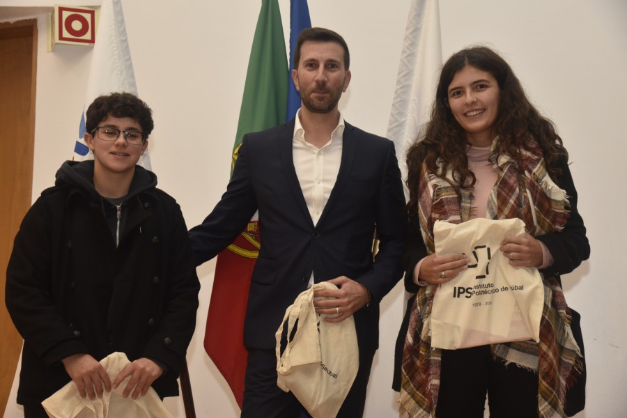 Setúbal - Diplomados e estudantes preparam juntos o ingresso na vida profissional Programa de Mentoria do IPS chega aos 250 participantes na 3ª edição