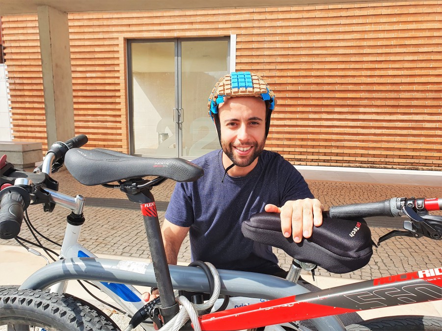 Desenvolvido na Universidade de Aveiro Primeiro capacete de cortiça para ciclistas