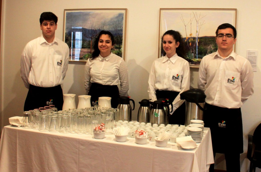 Moita - Futuros Técnicos de Cozinha-Pastelaria e Restaurante-Bar Equipa ETPM responsável por serviço no Ministério do Ambiente