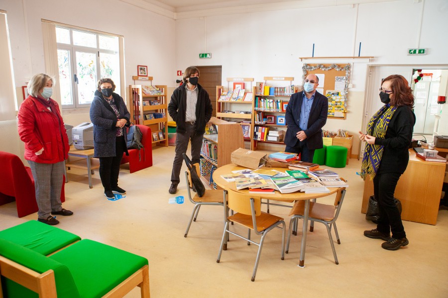 Moita - Renovação dos fundos documentais das bibliotecas escolares Câmara oferece livros livros destinados a complementar temas do currículo escolar
