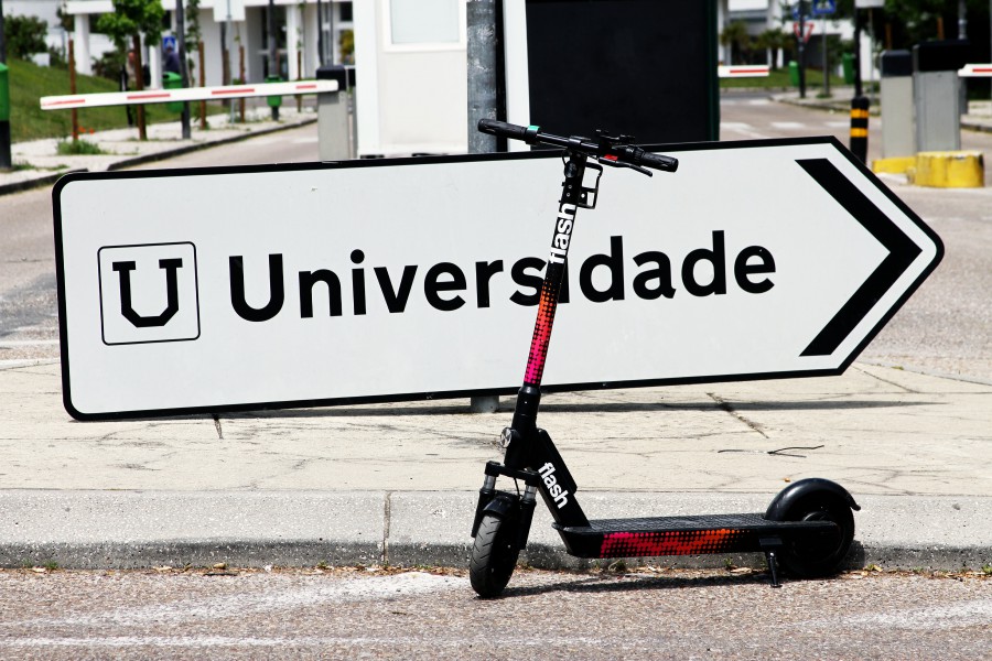Universidade Nova de Lisboa em Almada Flash é a primeira empresa a operar dentro de um campus Universitário