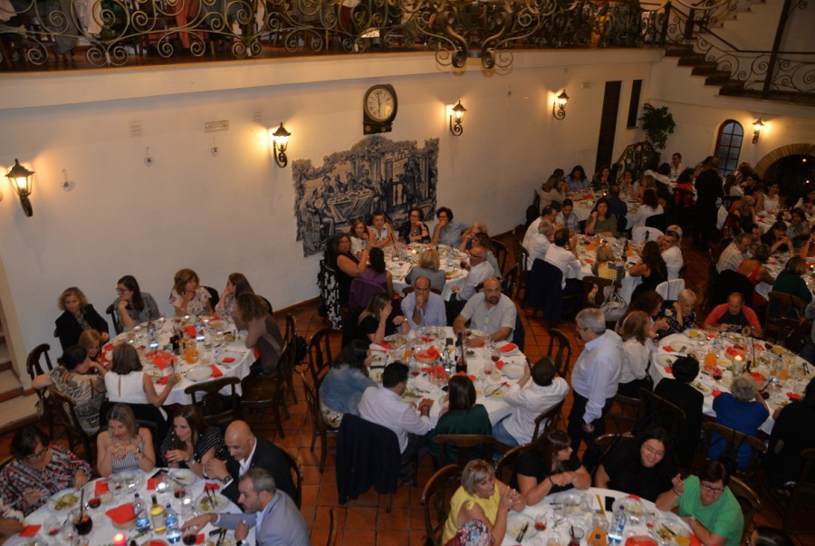 Barreiro - Tradicional jantar de receção à comunidade educativa Entregues diplomas aos docentes e não docentes aposentados o ano letivo de 2018/2019