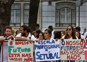 Solidariedade com a luta dos estudantes da Escola Profissional de Setúbal contra a possibilidade de encerramento da escola