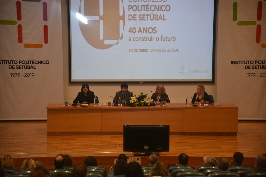Setúbal - Presidente do Conselho Coordenador do Ensino Superior defendeu mudança de paradigma IPS reflete sobre o papel do ensino superior na sociedade do futuro