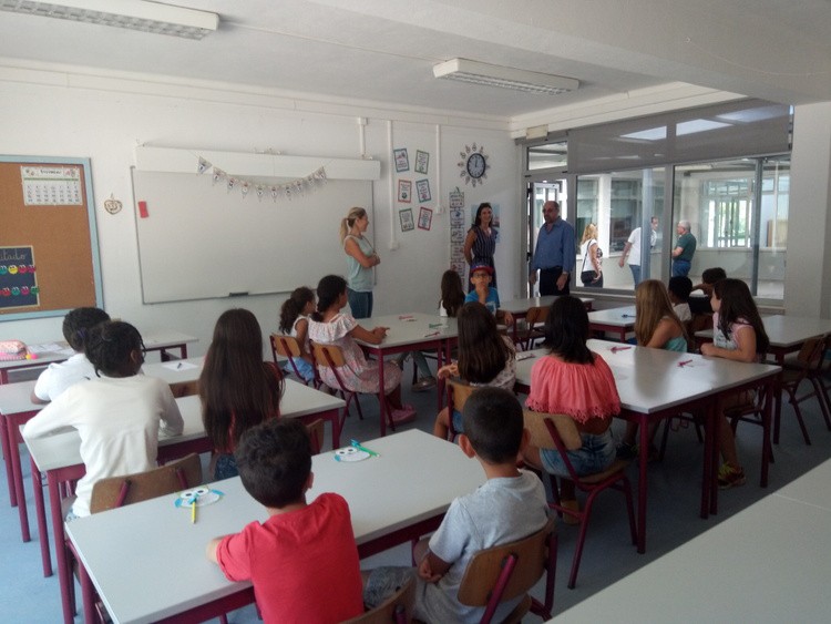 «As nossas 25 escolas básicas estão cada vez mais bonitas» Presidente da Câmara da Moita visitou escolas requalificadas