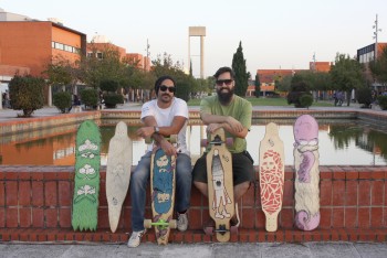 Barbas crescem em pranchas de longboard na Universidade de Aveiro Projeto de Nuno Vitorino e Ricardo Martins, estudantes do Departamento de Comunicação e Arte