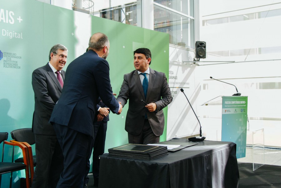 Setúbal - IPS vai reforçar competências digitais de licenciados em situação de desemprego Protocolos no âmbito da Parceria Competências Digitais+