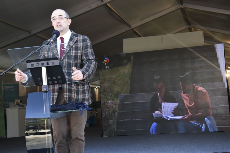 Setúbal - Secretário de Estado do Ensino Superior inaugurou Feira de Emprego Sobrinho Teixeira aponta IPS como exemplo da missão dos politécnicos
