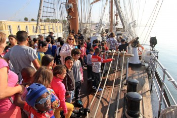 Comunidade escolar de Setúbal Vsitou esta manhã o navio-escola Sagres acostado na frente ribeirinha da cidade
