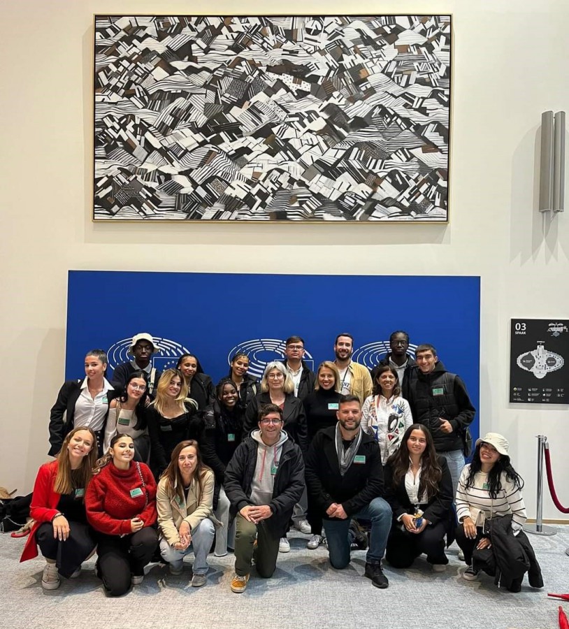 BARREIRO - Agrupamento de Escolas de Casquilhos "Jovens em Ação pela Cidadania" visita ao Parlamento Europeu - Bruxelas