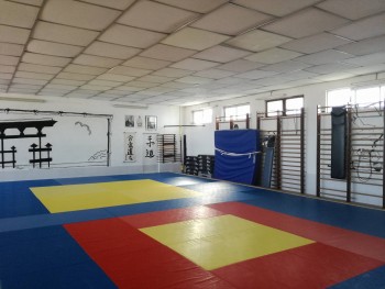 Academia de Judo do Barreiro Projecto com pessoas portadoras de deficiência conta com 70 atletas «É um projecto único no concelho» . Abertura da nova época é a 5 de novembro