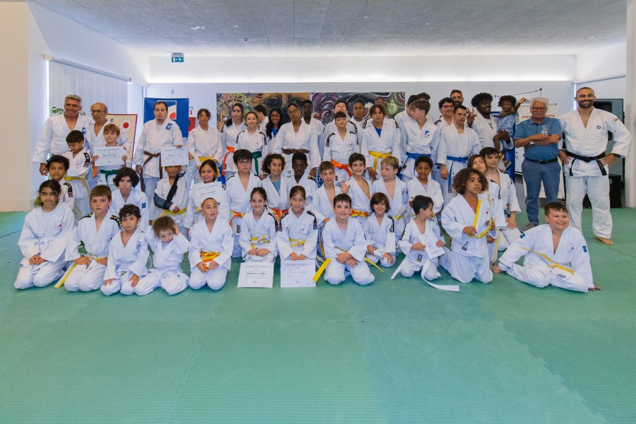 Academia de Judo do Barreiro GALA marca encerramento da época desportiva . Uma festa que uniu famílias e atletas