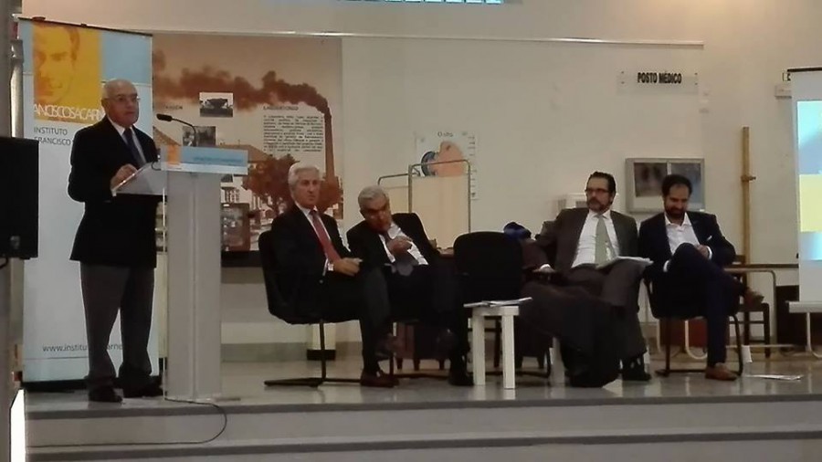 Barreiro - Luís Mira Amaral na Conferência «Reindustrialização e a Indústria 4.0» 4ª Revolução Industrial não é voltar à mão de obra barata