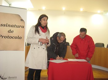 Barreiro - Assinatura do Contrato de Comodato “É gratificante 40 anos após o 25 de Abril existirem Comissões de Moradores no concelho do Barreiro”