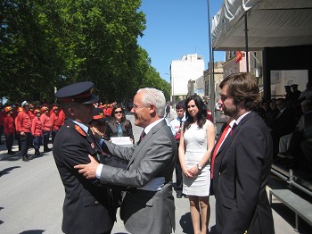 Distritos de Setúbal e Lisboa recebem 486 rádios do sistema SIRESP Entrega simbólica ao Comandante dos Bombeiros Voluntários de Palmela