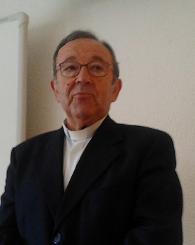 Diocese de Setúbal - «Nós somos o clube dos poetas vivos» Afirmou o Vigário Geral Diocesano, Padre Lobato, num encontro de professores