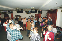 Matinés Dançantes para idosos na Discoteca “Carvoaria”