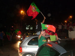 No Barreiro Uma multidão em festa vive a vitória de Portugal