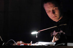 Terminou a edição de 2004 dos Encontros de Musica Experimental em Palmela para trás ficam três noites mágicas com sons que fascinam