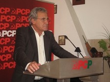 NO BARREIRO Jerónimo de Sousa em almoço com trabalhadores Se o Partido Socialista julga que pode continuar o mesmo caminho está enganado . «A luta vai ser incontornável»