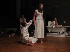 PROJÉCTOR – Teatro do Barreiro No dia 25 de Abril trouxe uma grito à cidade - LIBERTAI-VOS!