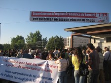 Concentração junto ao Hospital do Barreiro Reafirma a defesa da abertura nocturna da Urgência de Pediatria