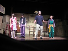 «O Homem da Picareta» no Teatro Municipal do Barreiro Uma peça onde ...a esperança espreita do alto da janela!