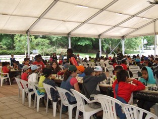Interescolas de Xadrez no Barreiro mobilizou três centenas no Parque da Cidade . Fidalguinhos «A» foi a Campeã do 1º Ciclo