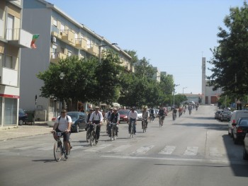 Cerca de meia centena de bicicletas antigas nas ruas do Barreiro Passeio Turístico e Cultural pela Rota da Resistência