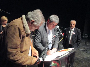 Barreiro e Caldas da Rainha assinam compromisso «Cidades de Afetos» Carnaval das Caldas da Rainha 2015 terá como tema «Os afectos»