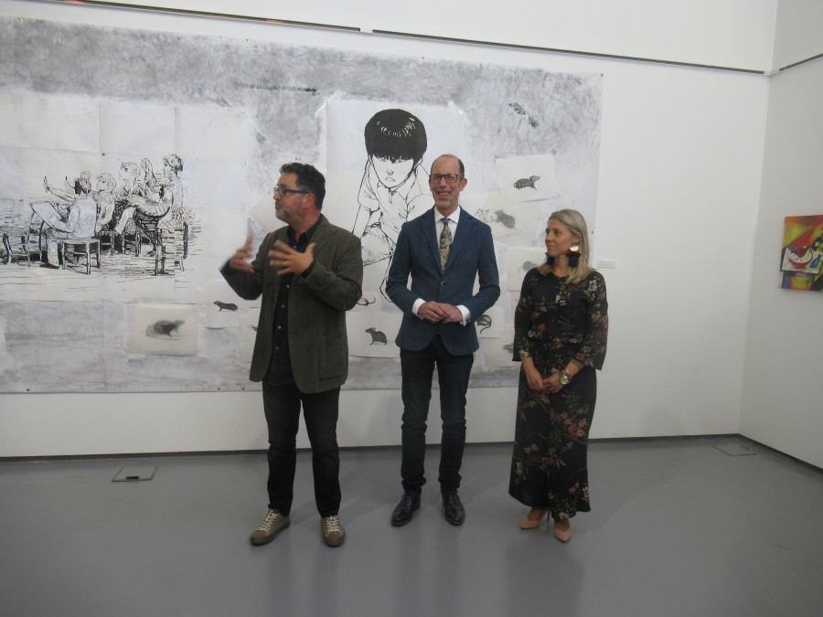 Barreiro - Um dia não é suficiente para visitar e ver todas as obras da 9ª Colectiva de Artes Mais de 120 obras dos alunos de Casquilhos