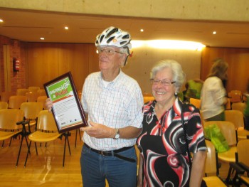 Moita - João Marmota «ferroviário» de Alhos Vedros com 81 anos Recebe «Distinção a Pedal» pela sua opção de uso de bicicleta