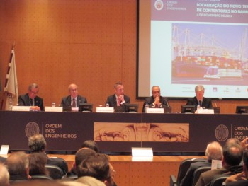 Barreiro está disponível para ser um grande polo da actividade portuária da região e Portugal afirmou o presidente da CMB na Ordem dos Engenheiros