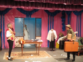Teatro de Ensaio do Barreiro apresenta «Noiva... procura-se» Uma peça que nos prende da primeira à última cena e diverte!