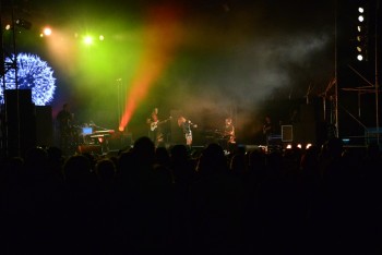 Festas do Barreiro terminam com enchente O Concerto com «Amor Electro» teve «casa cheia»