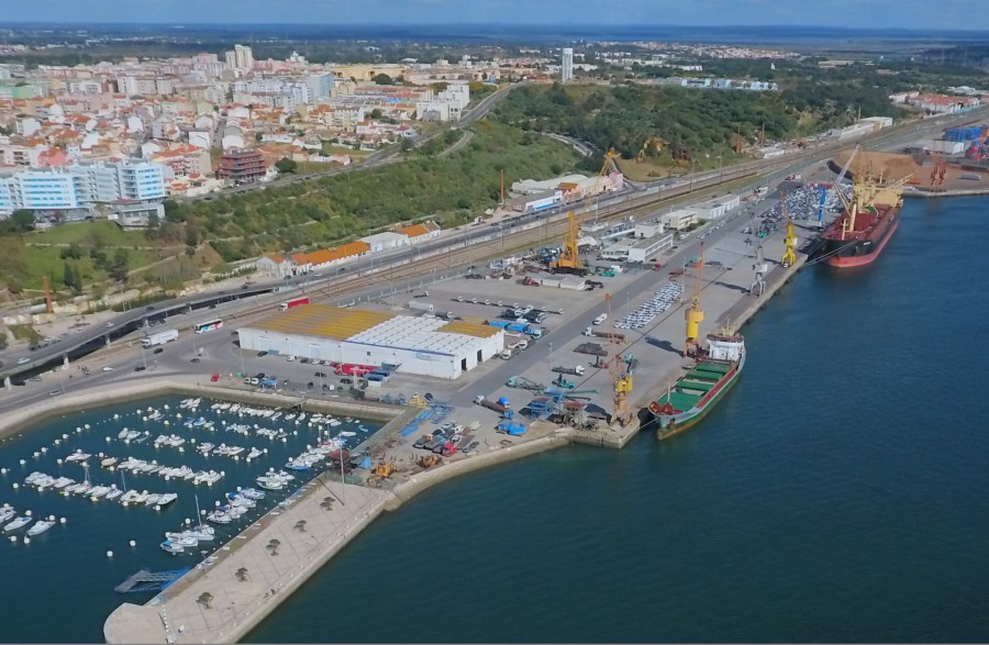 Visita de estudo de quatro dezenas de professores de geografia em Setúbal «Entre a Península e o Mundo».