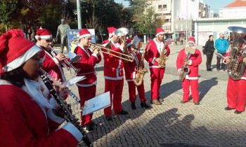 Pais Natal da Charanga do Barreiro Animam as ruas da cidade