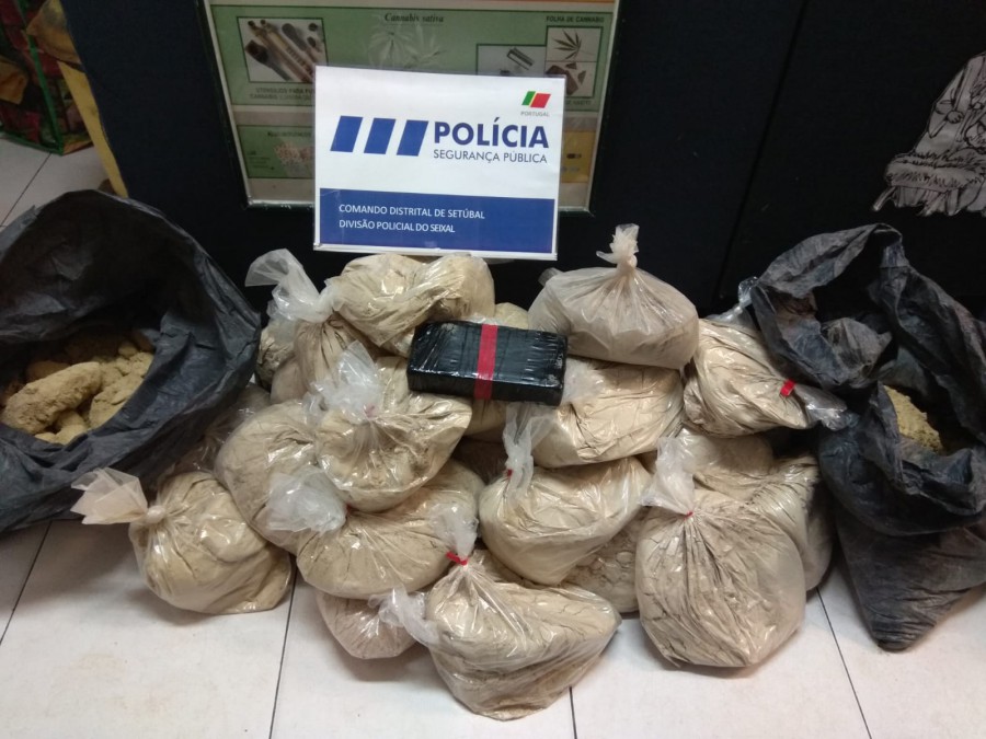 Seixal - Detenção em flagrante delito de quatro indivíduos Apreendidas 5000 doses de heroína
