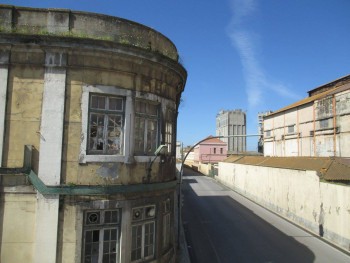 Vai continuar demolição do Posto Médico da CUF no Barreiro Direcção Geral do Património não considera pedido de classificação do edificio