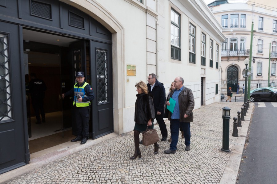 Seixal exige cumprimento dos compromissos para a construção do Hospital Utentes, comissões de saúde e autarcas concentram-se em Lisboa em dia de votação do Orçamento do Estado