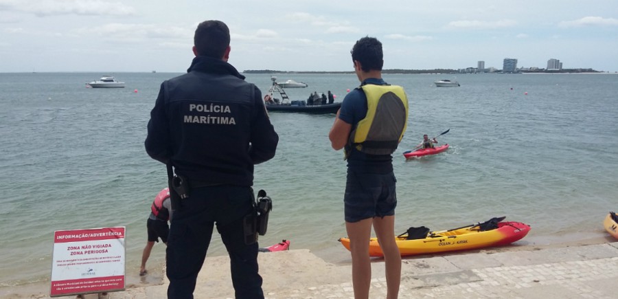 Setúbal - Polícia Marítima resgata grupo de canoístas no rio Sado Maioria dos participantes encontravam-se em sérias dificuldades para navegar