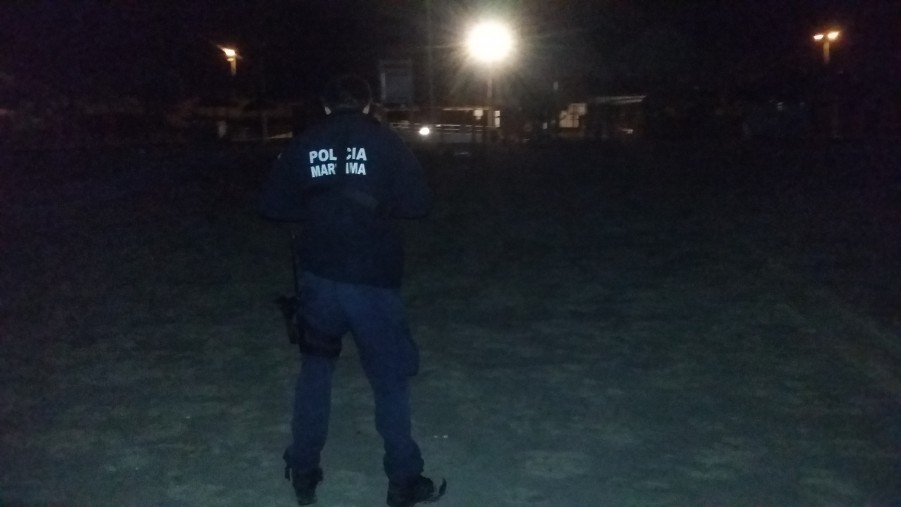 Setúbal - Polícia Marítima realiza operação de fiscalização noturna nas praias da Arrábida Assiste homem em dificuldades no ilhéu do Cambalhão