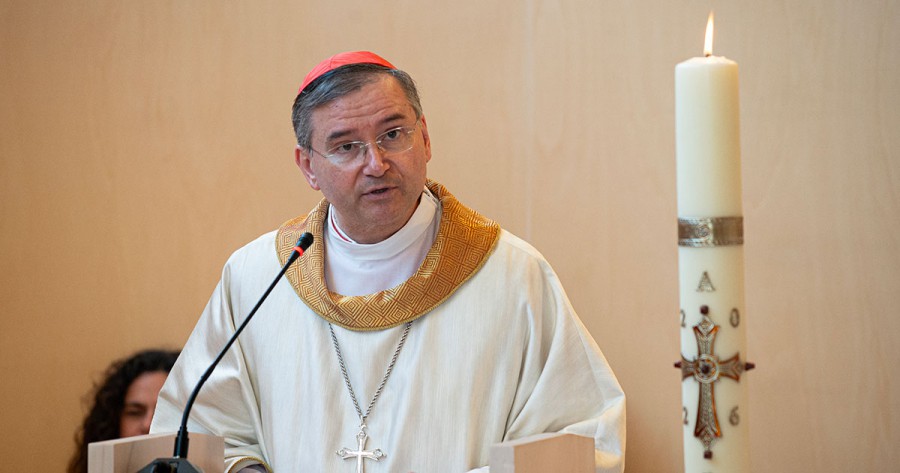 Cardeal Américo Aguiar, Bispo de Setúbal À humanidade que erra, que mata, que destrói, dizer que a Paz tem o sopro da eternidade.