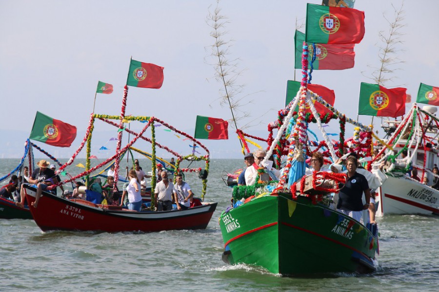 Alcácer do Sal - Comunidades piscatórias da Carrasqueira e da Comporta Pescadores abençoados por Nossa Senhora dos Navegantes