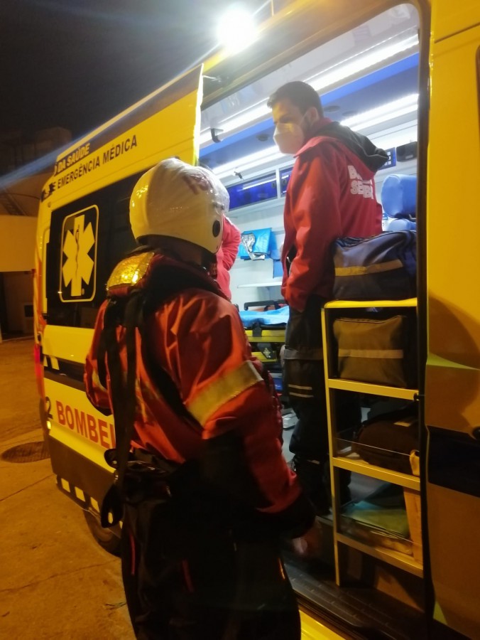 Estação Salva-vidas de Sesimbra Resgata pescador a bordo de embarcação de pesca