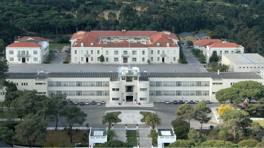 Almada - Na Escola Naval Cerimónia de Juramento de Bandeira e de Entrega de Espadas